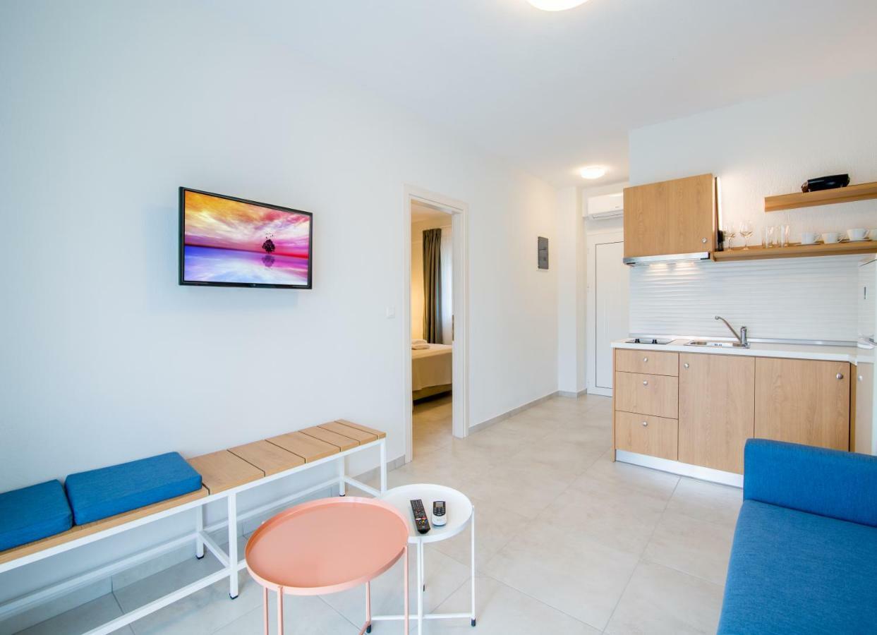 The Papoutsakis Apartments Nikiti  Exteriér fotografie